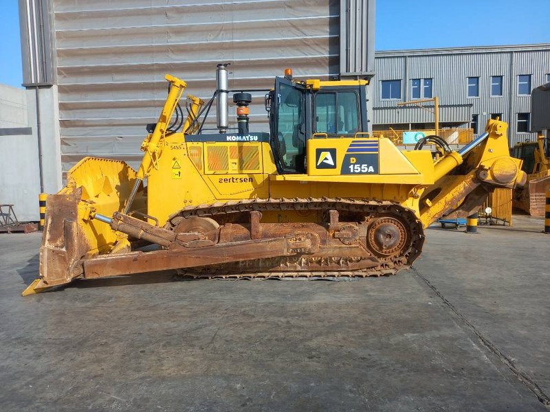 Komatsu D155A-6R (4 pcs available in Abu Dhabi) - Buldooser: pilt 1 Komatsu D155A-6R (4 pcs available in Abu Dhabi) - Buldooser: pilt 1