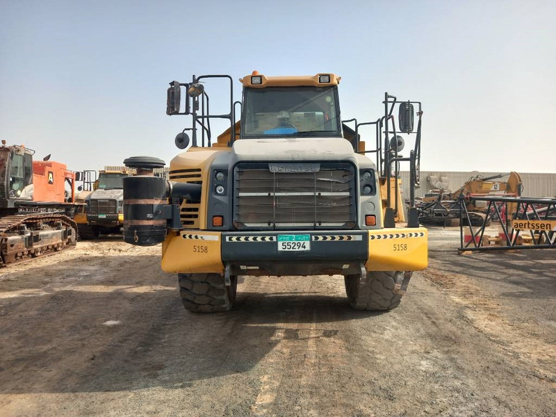 Komatsu HM400-3R (4 pcs available in Abu Dhabi) - Liigendkallur: pilt 5 Komatsu HM400-3R (4 pcs available in Abu Dhabi) - Liigendkallur: pilt 5