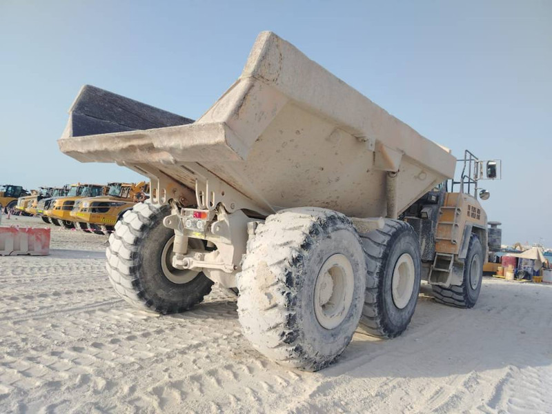 Komatsu HM400-3R (4 pieces available in Abu Dhabi) - Liigendkallur: pilt 5 Komatsu HM400-3R (4 pieces available in Abu Dhabi) - Liigendkallur: pilt 5