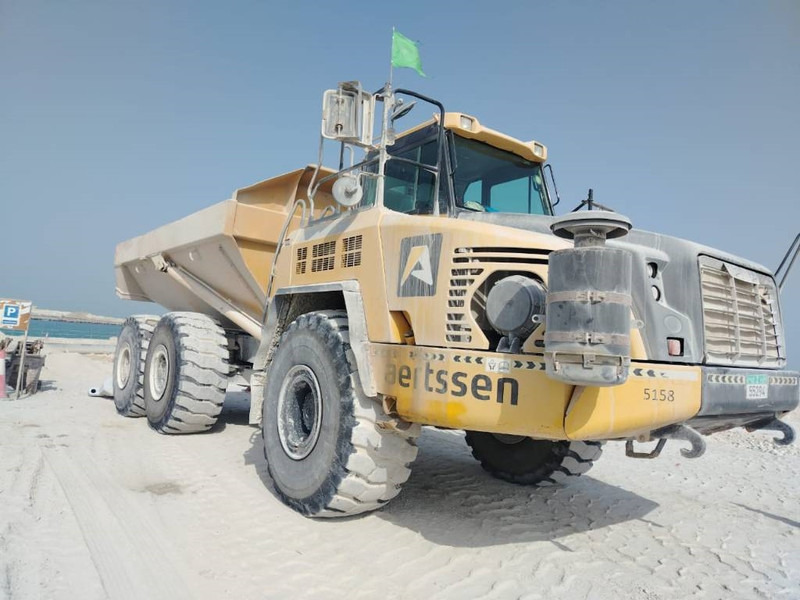 Komatsu HM400-3R (4 pieces available in Abu Dhabi) - Liigendkallur: pilt 4 Komatsu HM400-3R (4 pieces available in Abu Dhabi) - Liigendkallur: pilt 4