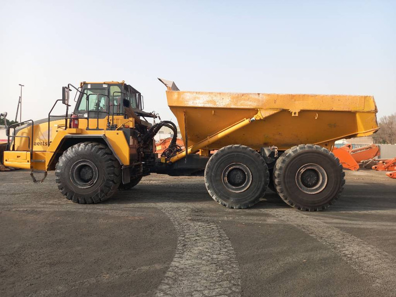 Komatsu HM400-3R (4pcs available in Abu Dhabi) - Liigendkallur: pilt 1 Komatsu HM400-3R (4pcs available in Abu Dhabi) - Liigendkallur: pilt 1