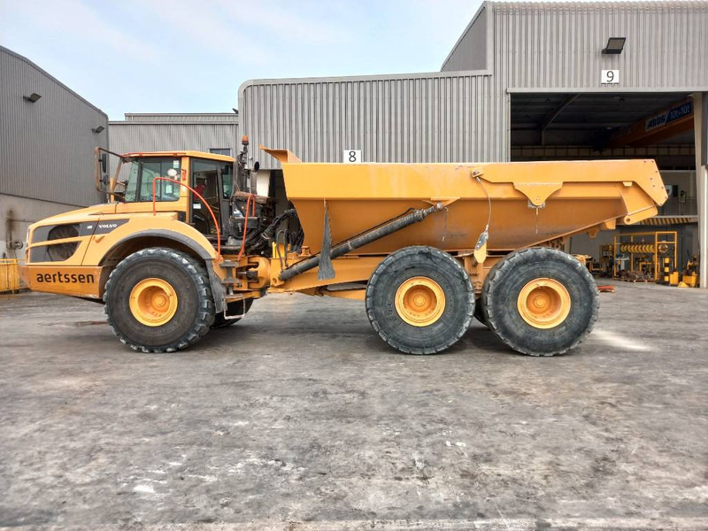 Volvo A40F (Abu Dhabi) - Liigendkallur: pilt 1 Volvo A40F (Abu Dhabi) - Liigendkallur: pilt 1