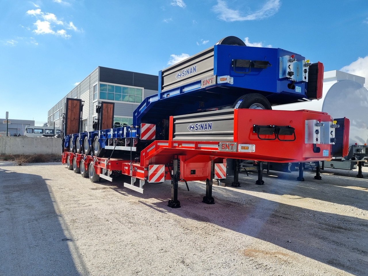 Sinan Tanker Lowbed - Madal platvormpoolhaagis: pilt 1 Sinan Tanker Lowbed - Madal platvormpoolhaagis: pilt 1