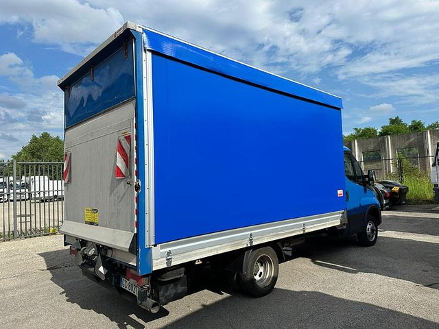 Iveco 35C16 - Tent tarbesõiduk: pilt 4 Iveco 35C16 - Tent tarbesõiduk: pilt 4