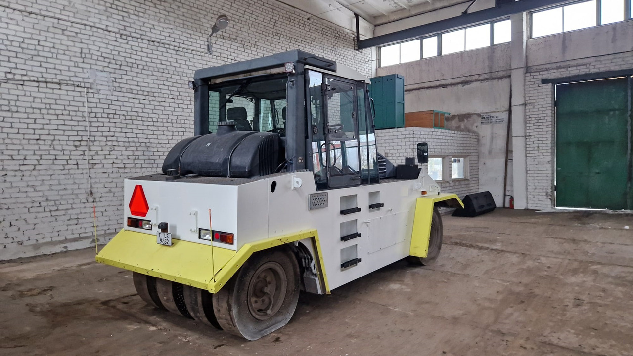BOMAG BW24 R - Pneumaatiline teerull: pilt 2 BOMAG BW24 R - Pneumaatiline teerull: pilt 2