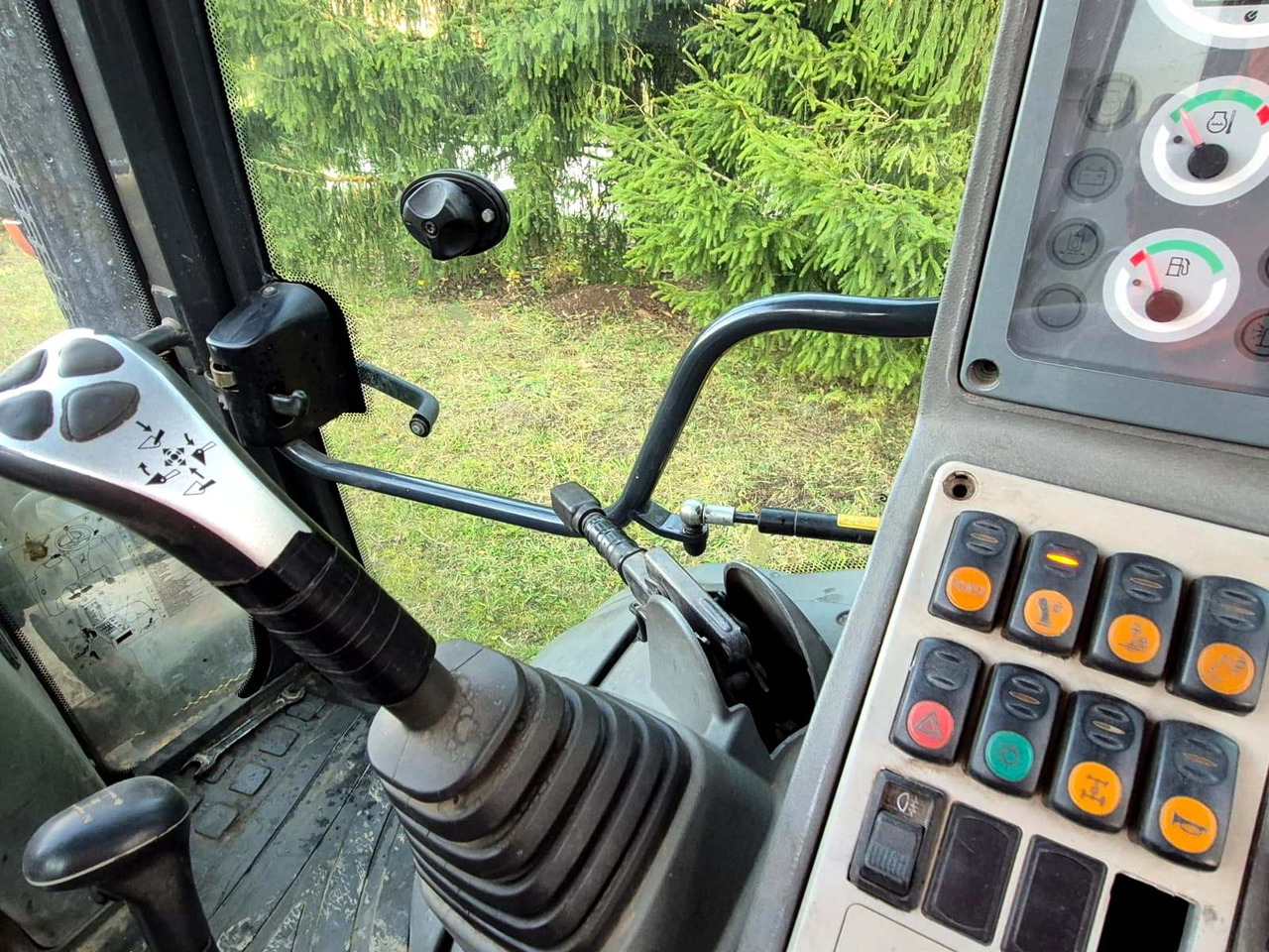 KOMATSU WB93R-5 liising KOMATSU WB93R-5: pilt 6