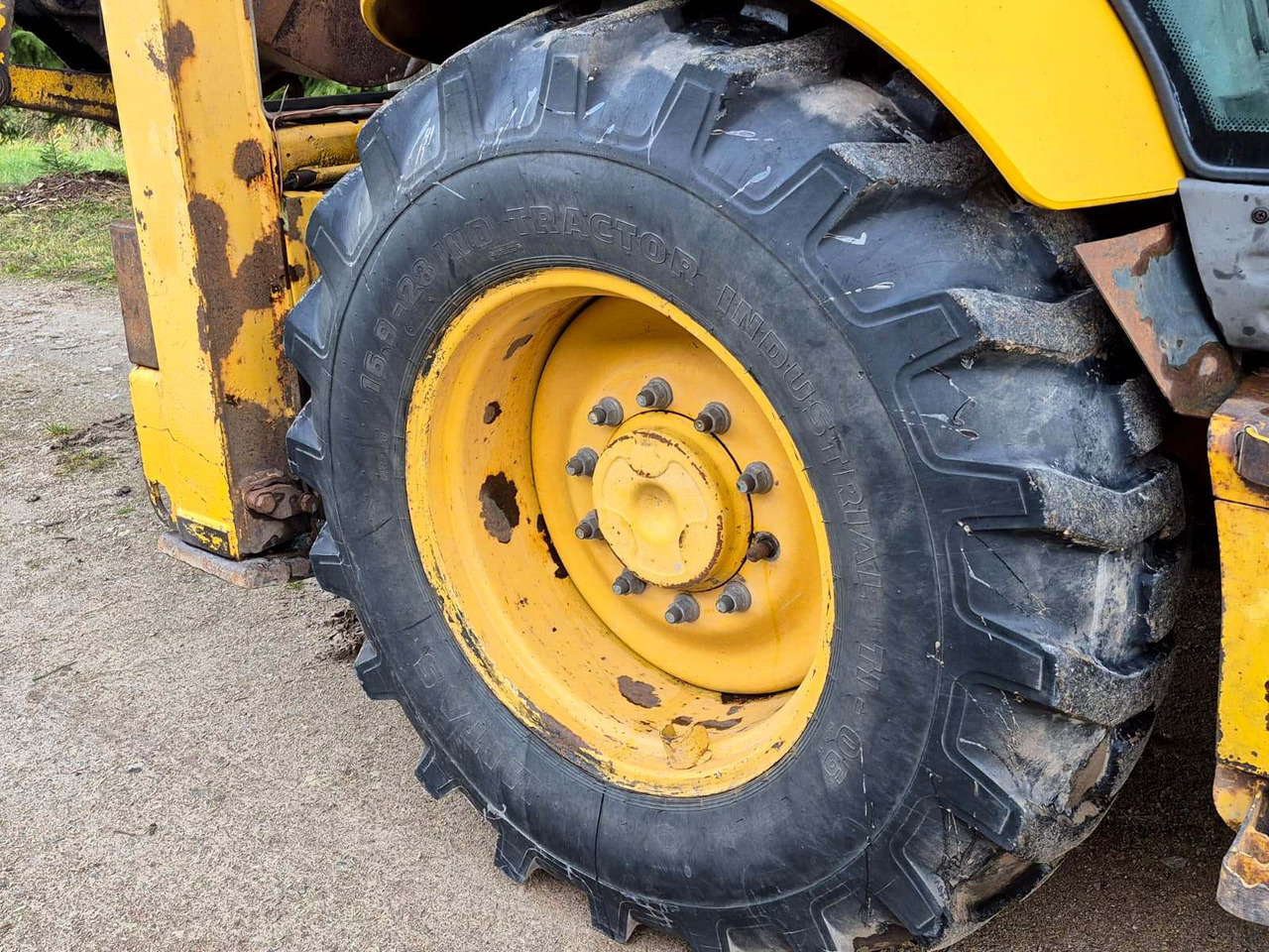 KOMATSU WB93R-5 liising KOMATSU WB93R-5: pilt 14