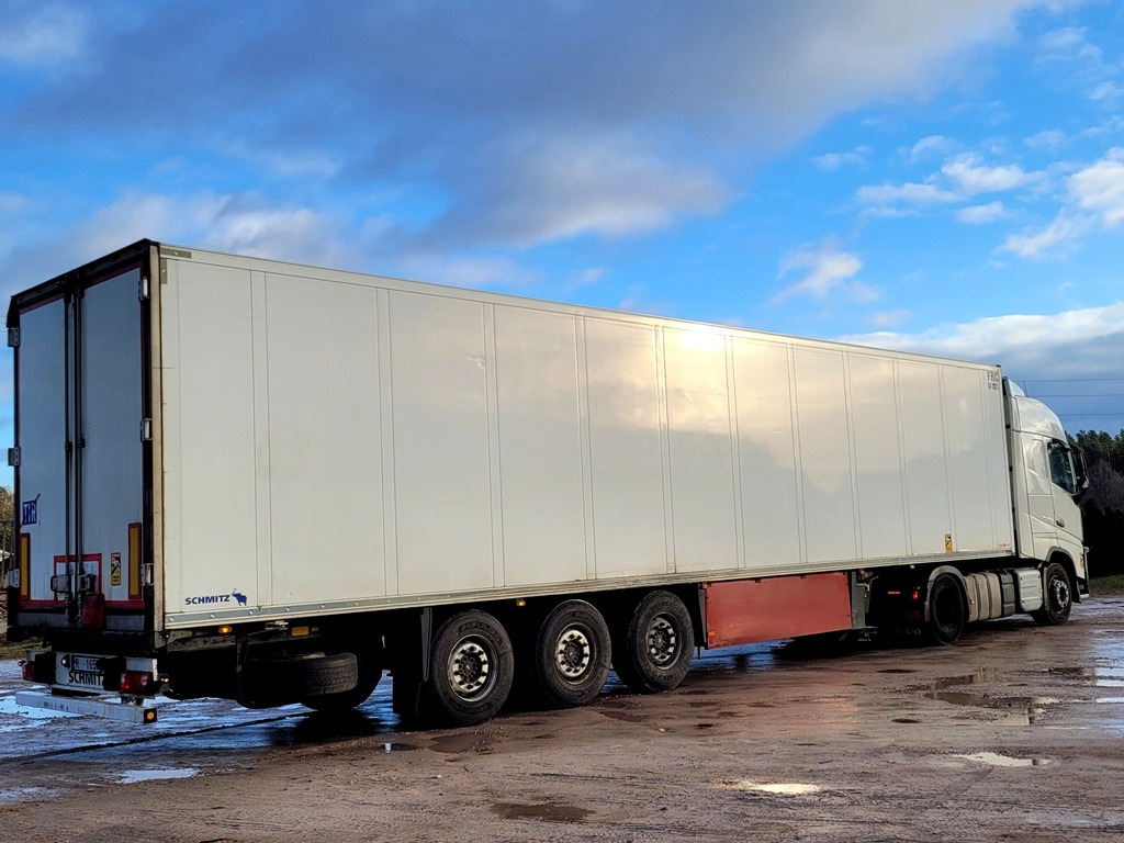 Volvo FH460 + refrigerated semi-trailer - Sadulveok: pilt 2 Volvo FH460 + refrigerated semi-trailer - Sadulveok: pilt 2
