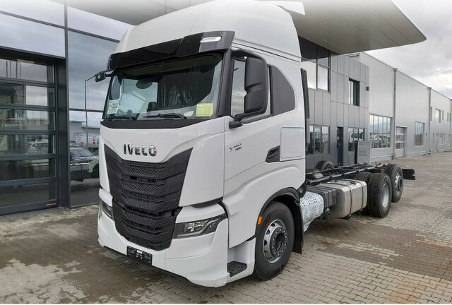 IVECO S-Way AS260S46Y/P-AERO+LIVING&COMFORT PACK... - Kabiinišassiiga veoauto: pilt 1 IVECO S-Way AS260S46Y/P-AERO+LIVING&COMFORT PACK... - Kabiinišassiiga veoauto: pilt 1