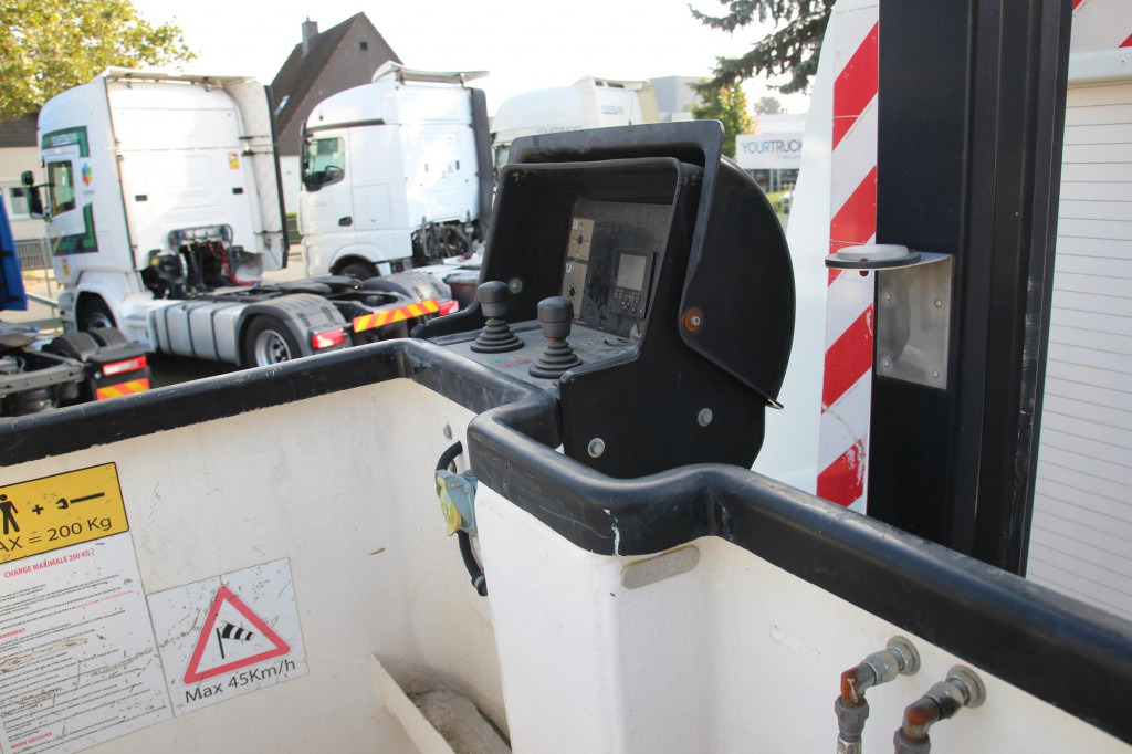 Iveco Daily 70-170 EEV VDT-170-F 20 m 2 Pers.Korb - Veoautolt tõusev platvorm: pilt 2 Iveco Daily 70-170 EEV VDT-170-F 20 m 2 Pers.Korb - Veoautolt tõusev platvorm: pilt 2