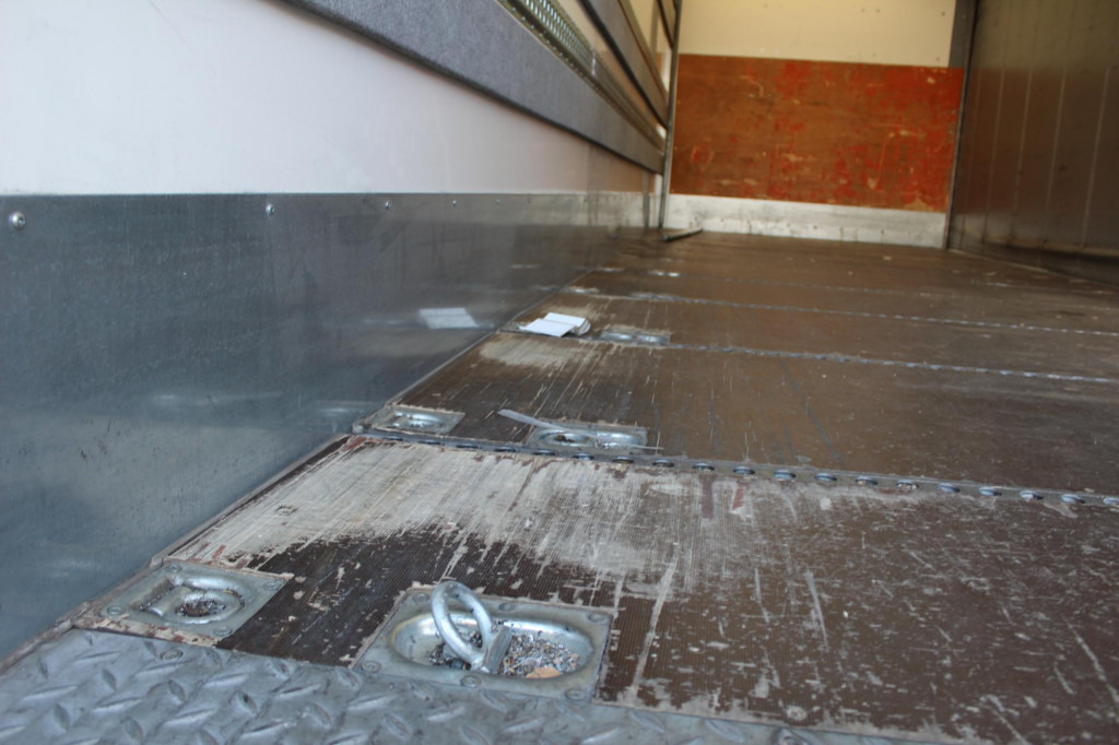 MAN TGM 18.290 Plane-Koffer 7,5 m Klima 499TKm - Kasti veoauto: pilt 3 MAN TGM 18.290 Plane-Koffer 7,5 m Klima 499TKm - Kasti veoauto: pilt 3