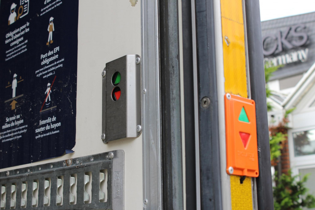 Mercedes-Benz Actros 2532 E5 CS 1150 Multi Bi-Temp LBW Rolltor - Külmutiga veoauto: pilt 3 Mercedes-Benz Actros 2532 E5 CS 1150 Multi Bi-Temp LBW Rolltor - Külmutiga veoauto: pilt 3