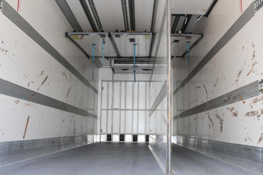 Mercedes-Benz Antos 2536 E6 CS 1250Mt Tri-temp LBW TW ATP - Külmutiga veoauto: pilt 4 Mercedes-Benz Antos 2536 E6 CS 1250Mt Tri-temp LBW TW ATP - Külmutiga veoauto: pilt 4