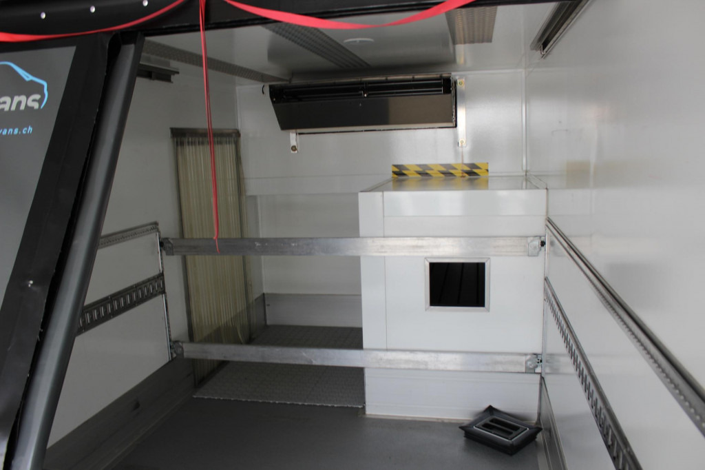 Mercedes-Benz Atego  1024 E6 TK T-1000R Strom Tür+LBW Nur 85Tkm - Külmutiga veoauto: pilt 3 Mercedes-Benz Atego  1024 E6 TK T-1000R Strom Tür+LBW Nur 85Tkm - Külmutiga veoauto: pilt 3