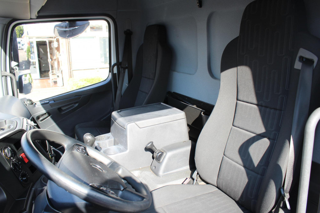 Mercedes-Benz Atego 818 E6 Koffer 6m Klima LDW Schalter LBW - Tarbesõiduk furgoon: pilt 5 Mercedes-Benz Atego 818 E6 Koffer 6m Klima LDW Schalter LBW - Tarbesõiduk furgoon: pilt 5