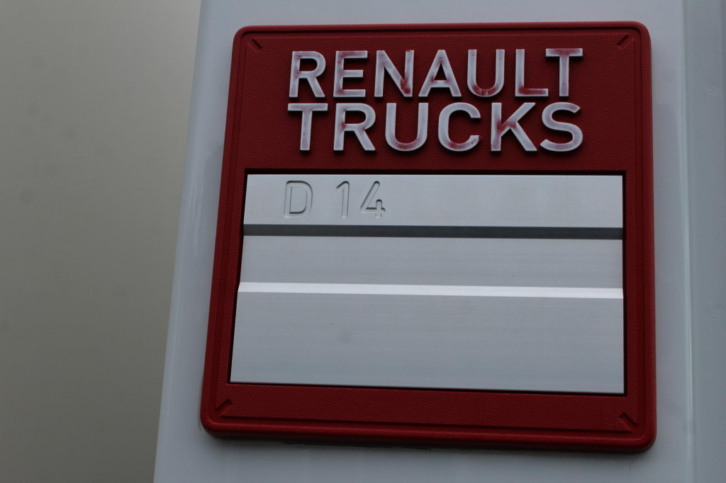 Renault D14 220E6 Laderbordwand nur 185 Tkm Klima - Kasti veoauto: pilt 5 Renault D14 220E6 Laderbordwand nur 185 Tkm Klima - Kasti veoauto: pilt 5