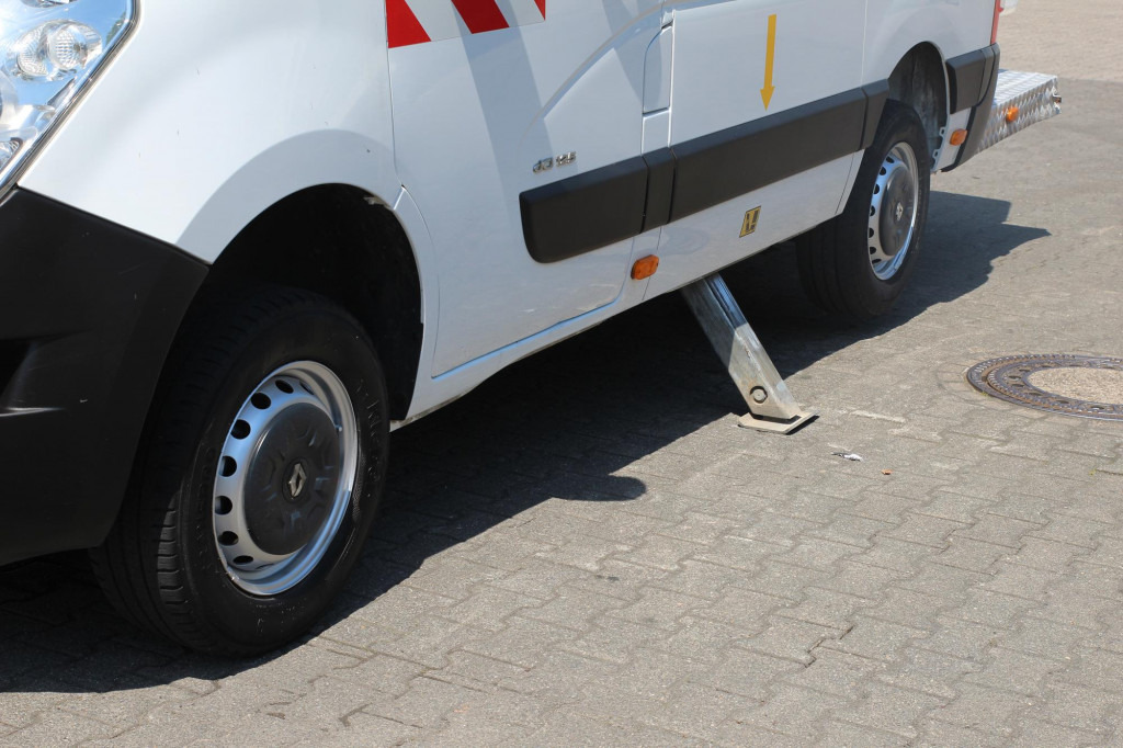 Renault Master Versalift ET26L 10m Klima nur 217h HU-UVV - Veoautolt tõusev platvorm: pilt 4 Renault Master Versalift ET26L 10m Klima nur 217h HU-UVV - Veoautolt tõusev platvorm: pilt 4