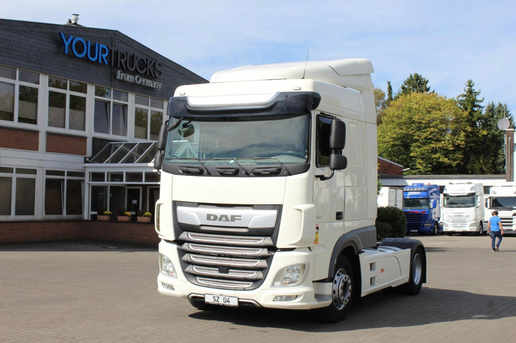 Daf XF 530 SC Retarder Standklima Kühlbox 2 liegen - Sadulveok: pilt 1 Daf XF 530 SC Retarder Standklima Kühlbox 2 liegen - Sadulveok: pilt 1