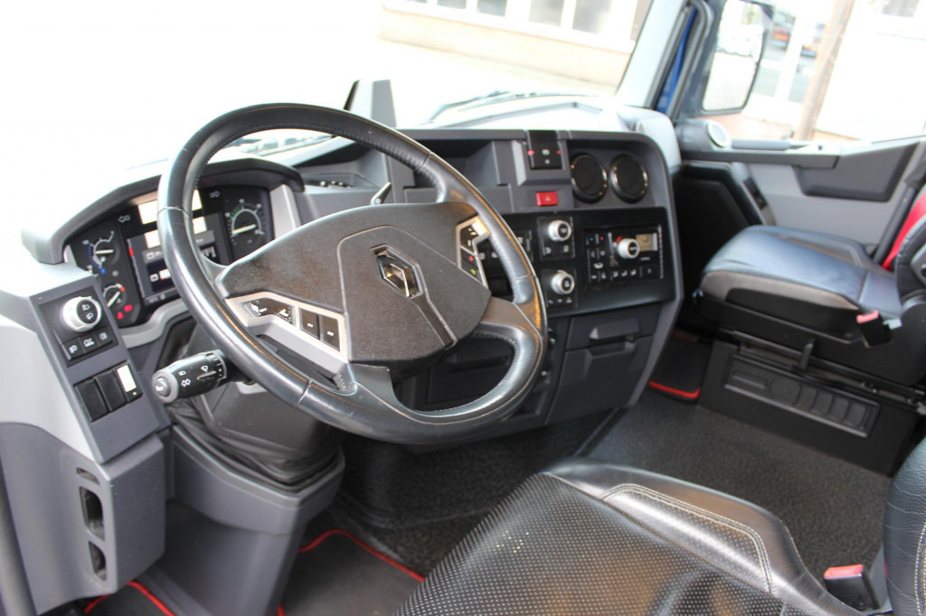 Renault T 520 E6 High  2Tanks Kühlbox Leder 2 Betten - Sadulveok: pilt 4 Renault T 520 E6 High  2Tanks Kühlbox Leder 2 Betten - Sadulveok: pilt 4