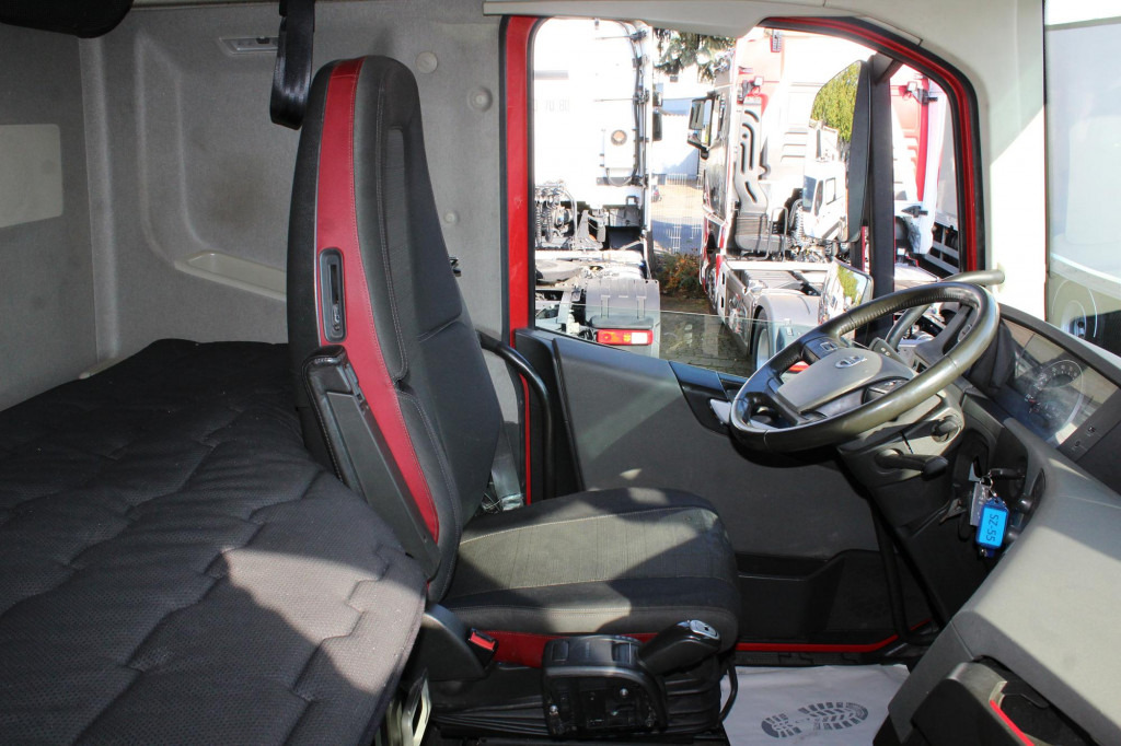Volvo FH 500 Globe XL I-Park Cool Xenon VIN: MB - Sadulveok: pilt 4 Volvo FH 500 Globe XL I-Park Cool Xenon VIN: MB - Sadulveok: pilt 4