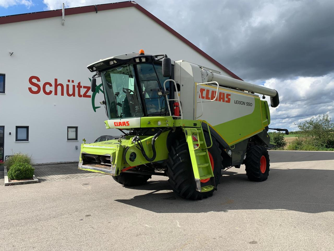 CLAAS Lexion 550 mit Schneidwerk V660, 3D und Klimaautomatik, gepflegter Zustand, Baujahr 2009 - Kombain: pilt 1 CLAAS Lexion 550 mit Schneidwerk V660, 3D und Klimaautomatik, gepflegter Zustand, Baujahr 2009 - Kombain: pilt 1
