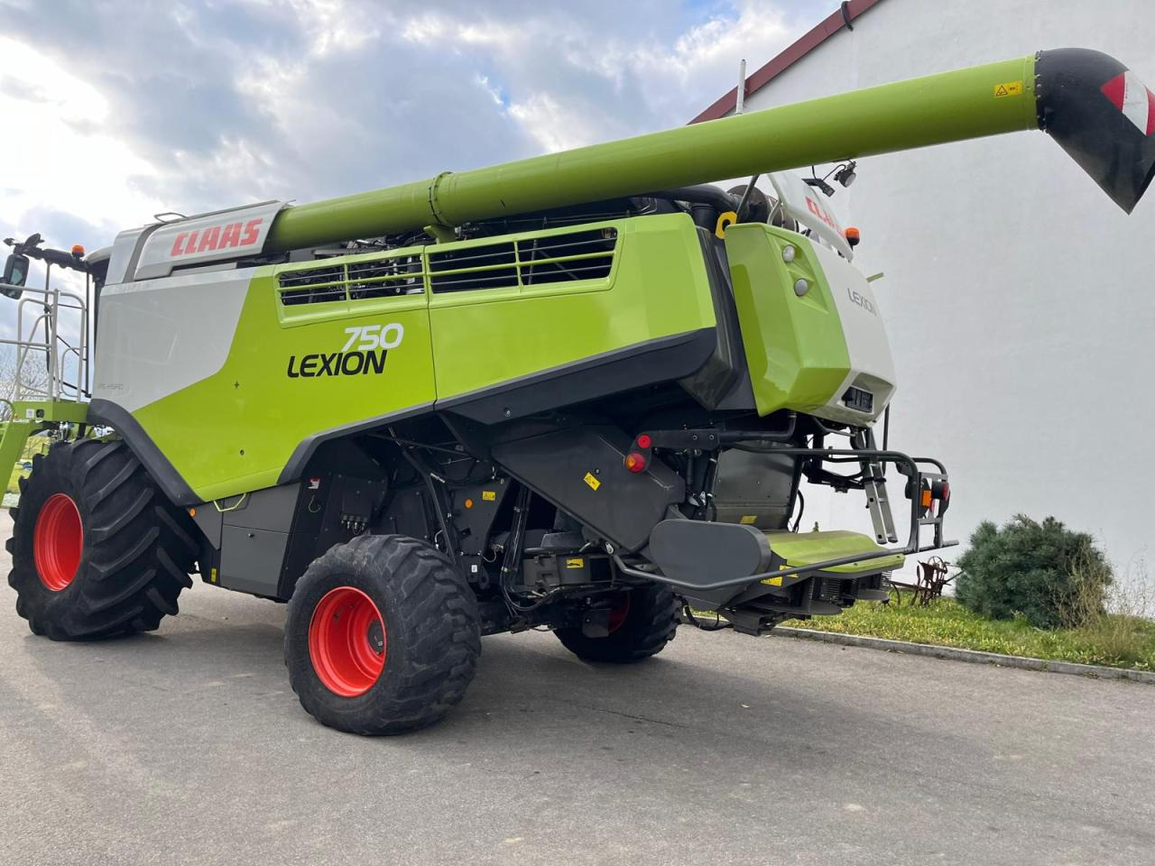 CLAAS Lexion 750 V-Kanal 3D, 30kmh, Mercedes Motor, Baujahr 2017 - Kombain: pilt 2 CLAAS Lexion 750 V-Kanal 3D, 30kmh, Mercedes Motor, Baujahr 2017 - Kombain: pilt 2