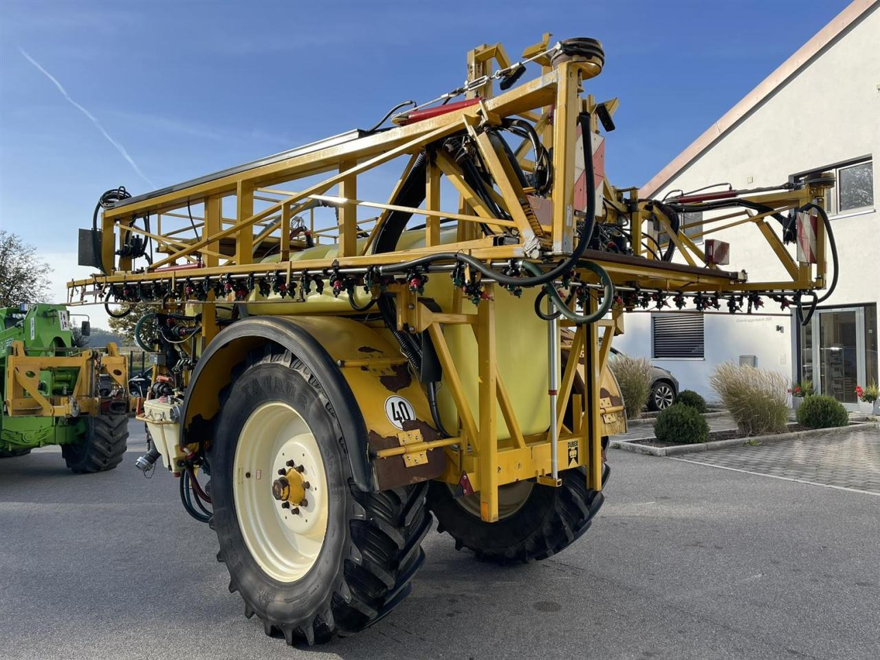 Dubex Vector mit Lenkung, 4.000 Liter Tankvolumen, 28m, Spray Control, Tank Control - Järelveetav pritsija: pilt 4 Dubex Vector mit Lenkung, 4.000 Liter Tankvolumen, 28m, Spray Control, Tank Control - Järelveetav pritsija: pilt 4