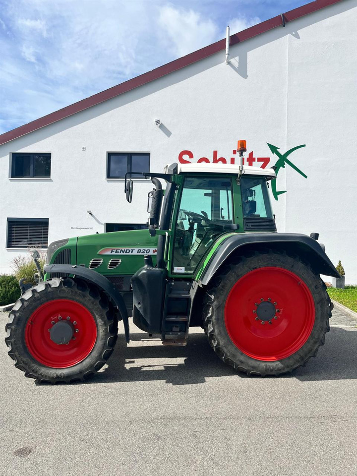 Fendt 820 Vario Com3 mit GPS / neuer Motor / 9647 Bh - Traktor: pilt 2 Fendt 820 Vario Com3 mit GPS / neuer Motor / 9647 Bh - Traktor: pilt 2