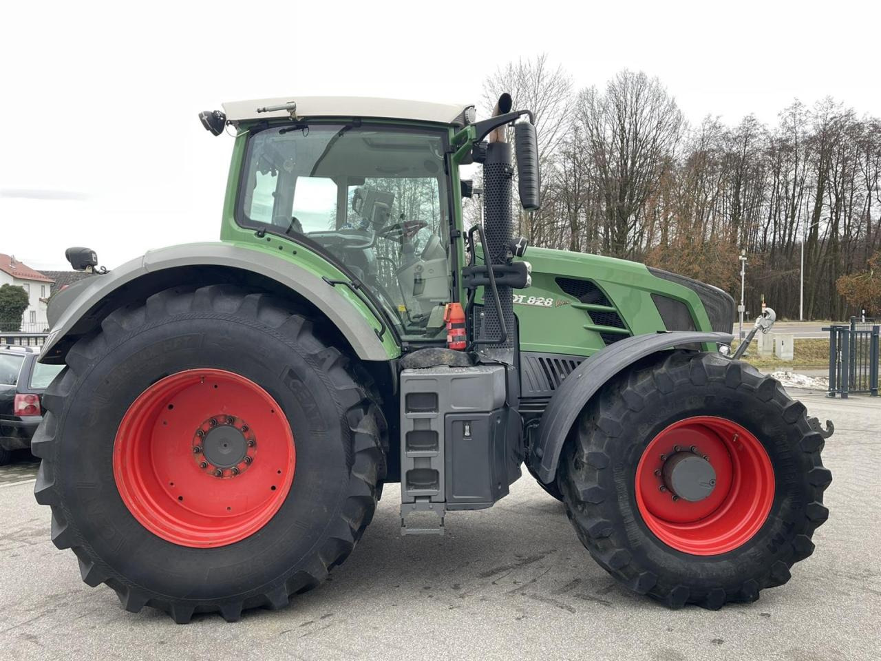 Fendt 828 Vario Profi Plus, GPS, FZW, 5DW - Traktor: pilt 5 Fendt 828 Vario Profi Plus, GPS, FZW, 5DW - Traktor: pilt 5