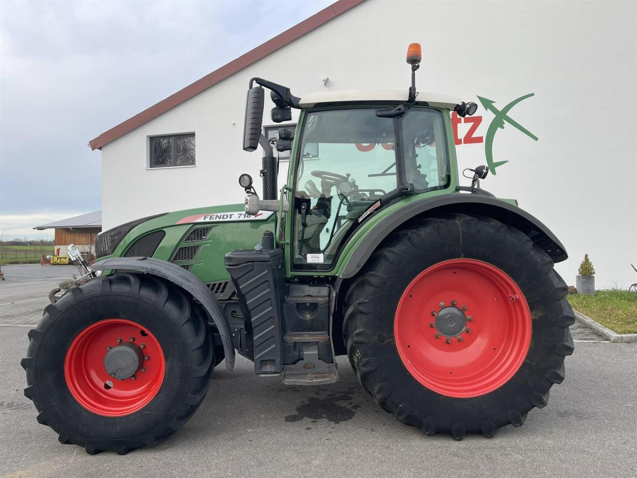 Fendt Fendt 718 Vario SCR GPS - Traktor: pilt 3 Fendt Fendt 718 Vario SCR GPS - Traktor: pilt 3