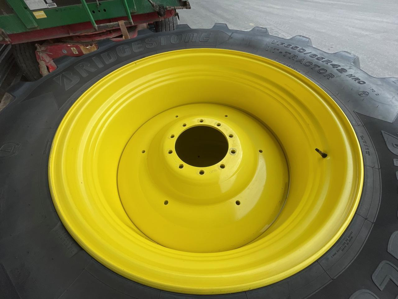 John Deere 6R250 Kompletträder 650/65 R42, Bridgestone Decken - Traktor: pilt 3 John Deere 6R250 Kompletträder 650/65 R42, Bridgestone Decken - Traktor: pilt 3
