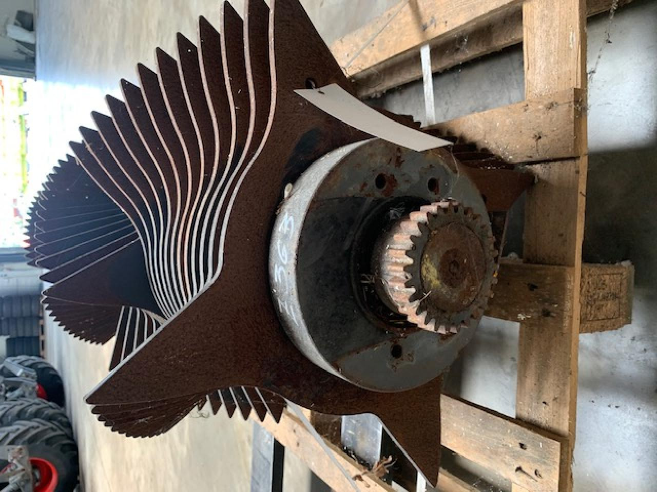 CLAAS Rotor Quadrant 3200FC, Teilenummer: 0008566900 - Varuosa - Heinapress, kandiline: pilt 4 CLAAS Rotor Quadrant 3200FC, Teilenummer: 0008566900 - Varuosa - Heinapress, kandiline: pilt 4