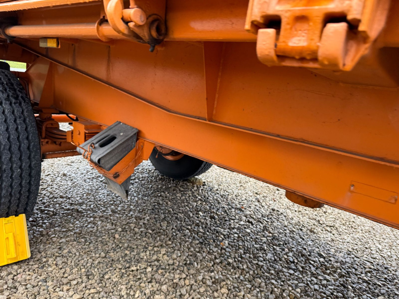 Kässbohrer 3 - Seiten Kipper Blattfederung + Zusatzaufbau - Kalluri järelhaagis: pilt 5 Kässbohrer 3 - Seiten Kipper Blattfederung + Zusatzaufbau - Kalluri järelhaagis: pilt 5