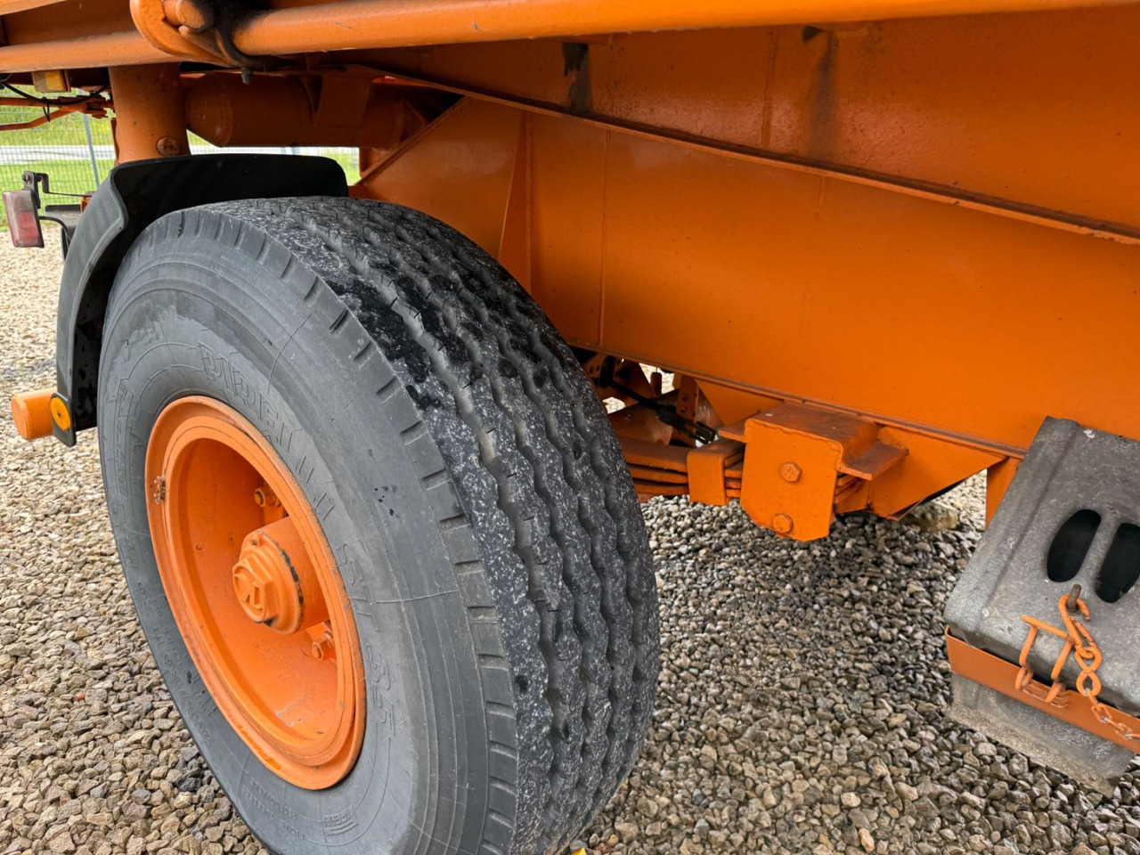 Kässbohrer 3 - Seiten Kipper Blattfederung + Zusatzaufbau - Kalluri järelhaagis: pilt 4 Kässbohrer 3 - Seiten Kipper Blattfederung + Zusatzaufbau - Kalluri järelhaagis: pilt 4