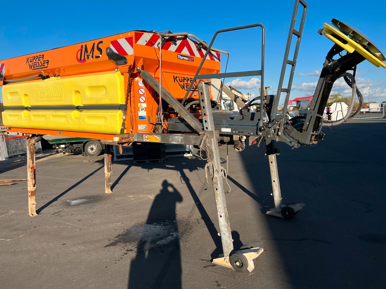 Küpper Weisser IMSSN E 35050HFH Küpper Weisser IMSSN E 35050HFH - Liiva-/ Soolajaotur - Kommunaal-/ Erisõiduk: pilt 2 Küpper Weisser IMSSN E 35050HFH Küpper Weisser IMSSN E 35050HFH - Liiva-/ Soolajaotur - Kommunaal-/ Erisõiduk: pilt 2