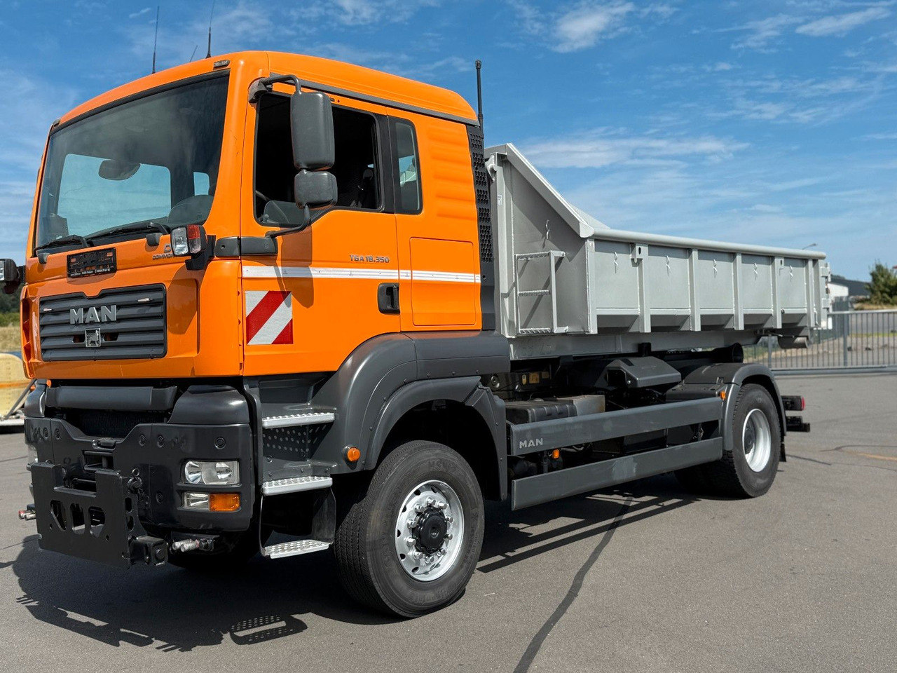 MAN TGA 18.350 4x4 Meiler Abroller RK 14.45 Winterd. - Konkstõstukiga veoauto: pilt 1 MAN TGA 18.350 4x4 Meiler Abroller RK 14.45 Winterd. - Konkstõstukiga veoauto: pilt 1