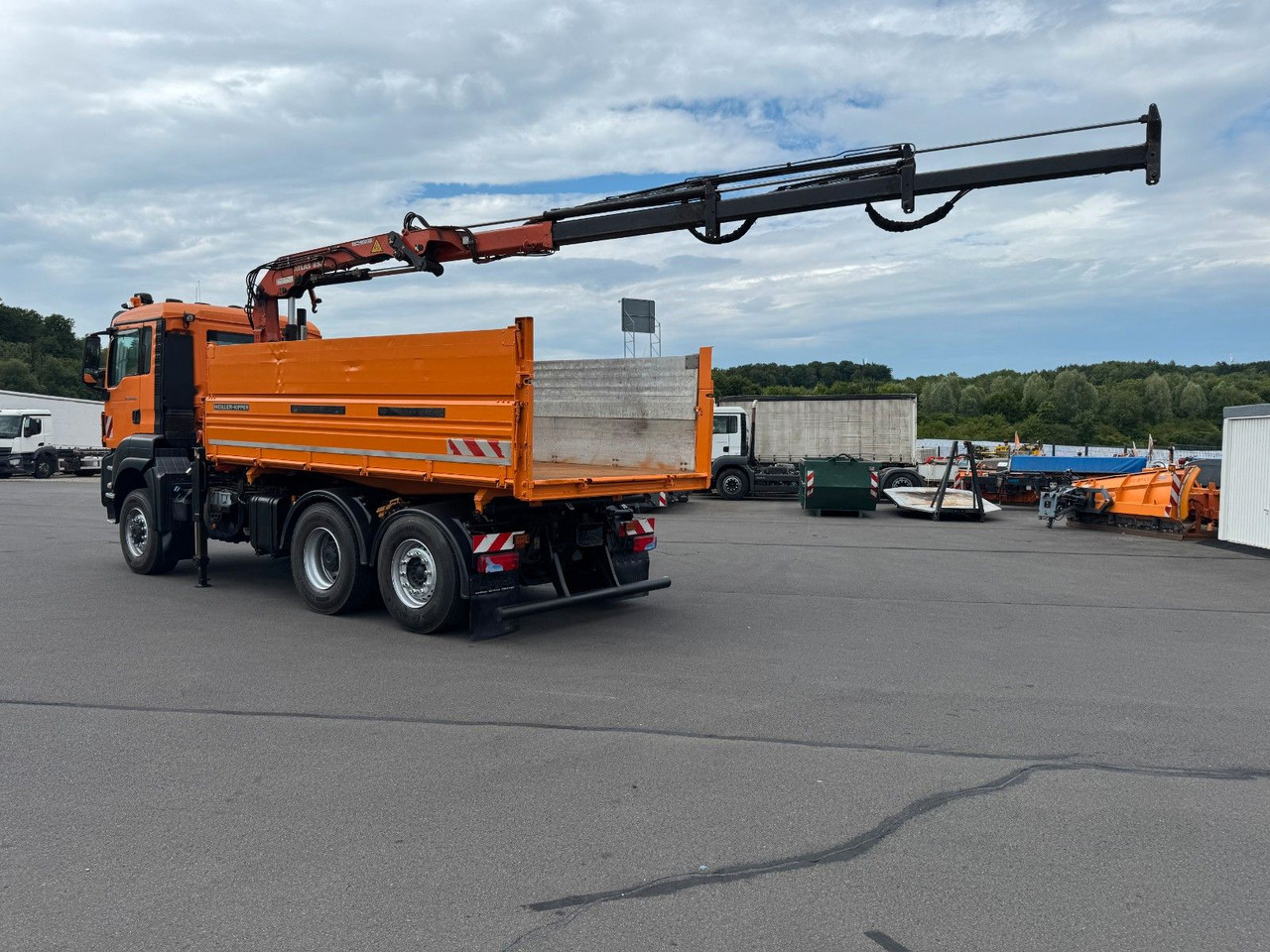 MAN TGS 28.400 6x4-4 BL Kipper / Kran / Winterdienst - Kallurauto, Kraanaga veoauto: pilt 2 MAN TGS 28.400 6x4-4 BL Kipper / Kran / Winterdienst - Kallurauto, Kraanaga veoauto: pilt 2