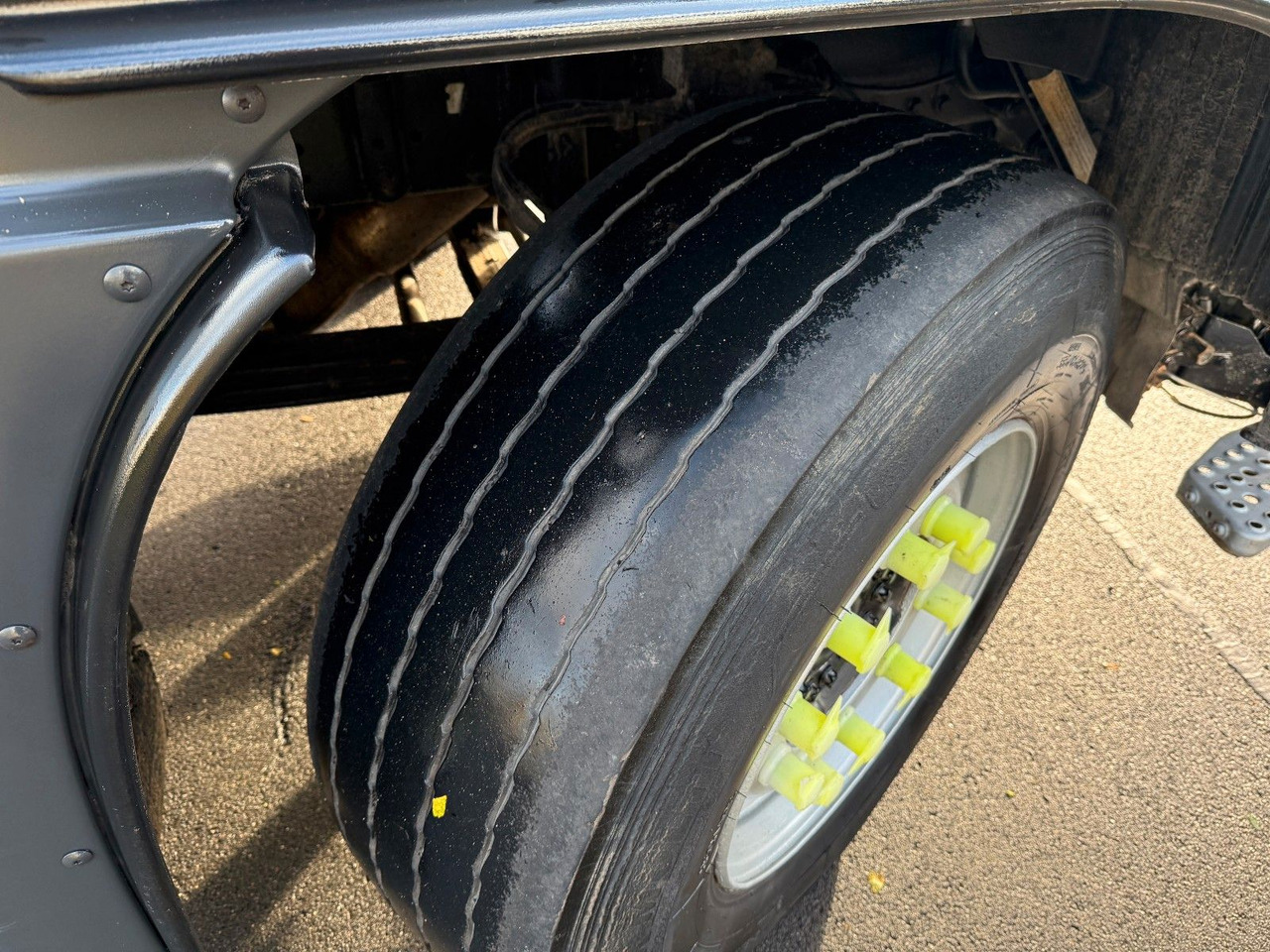 MAN TGS 35.360 8x2 Fahrgestell - Kabiinišassiiga veoauto: pilt 4 MAN TGS 35.360 8x2 Fahrgestell - Kabiinišassiiga veoauto: pilt 4