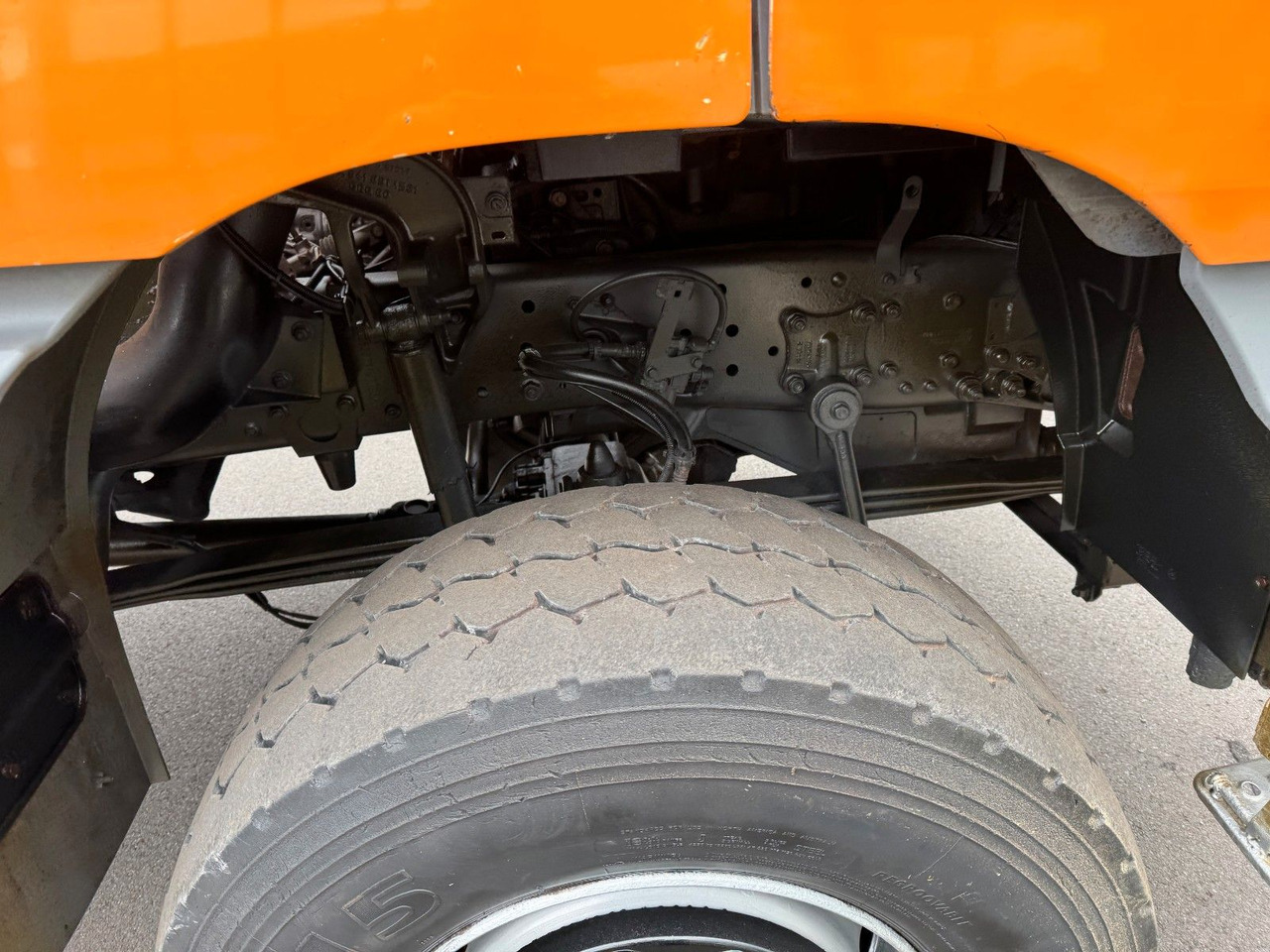 Mercedes-Benz Actros 1831 4x4 Kipper - Kran- Kupplung- Blattfe - Kallurauto, Kraanaga veoauto: pilt 4 Mercedes-Benz Actros 1831 4x4 Kipper - Kran- Kupplung- Blattfe - Kallurauto, Kraanaga veoauto: pilt 4