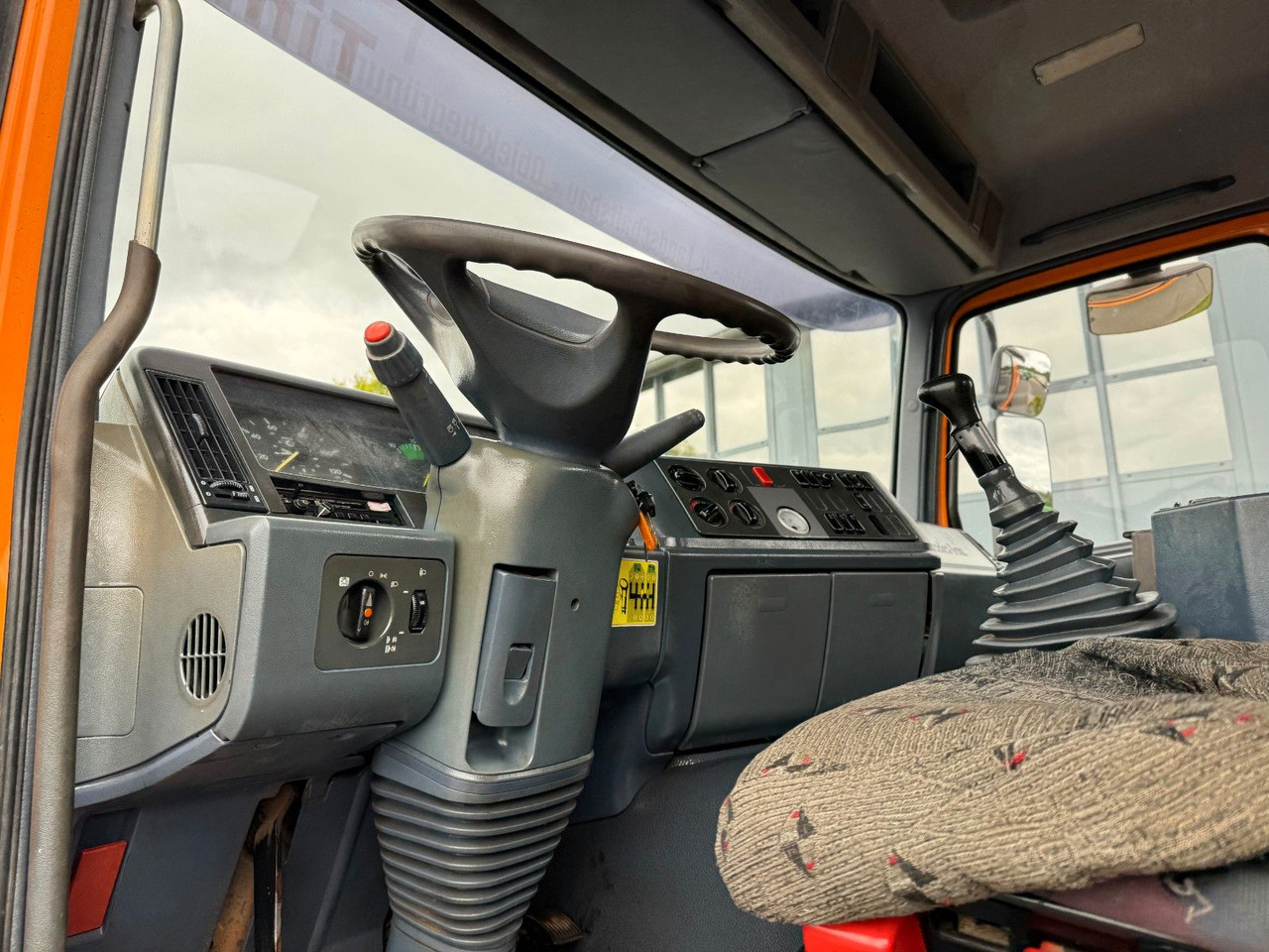 Mercedes-Benz Actros 1831 4x4 Kipper - Kran- Kupplung- Blattfe liising Mercedes-Benz Actros 1831 4x4 Kipper - Kran- Kupplung- Blattfe: pilt 6