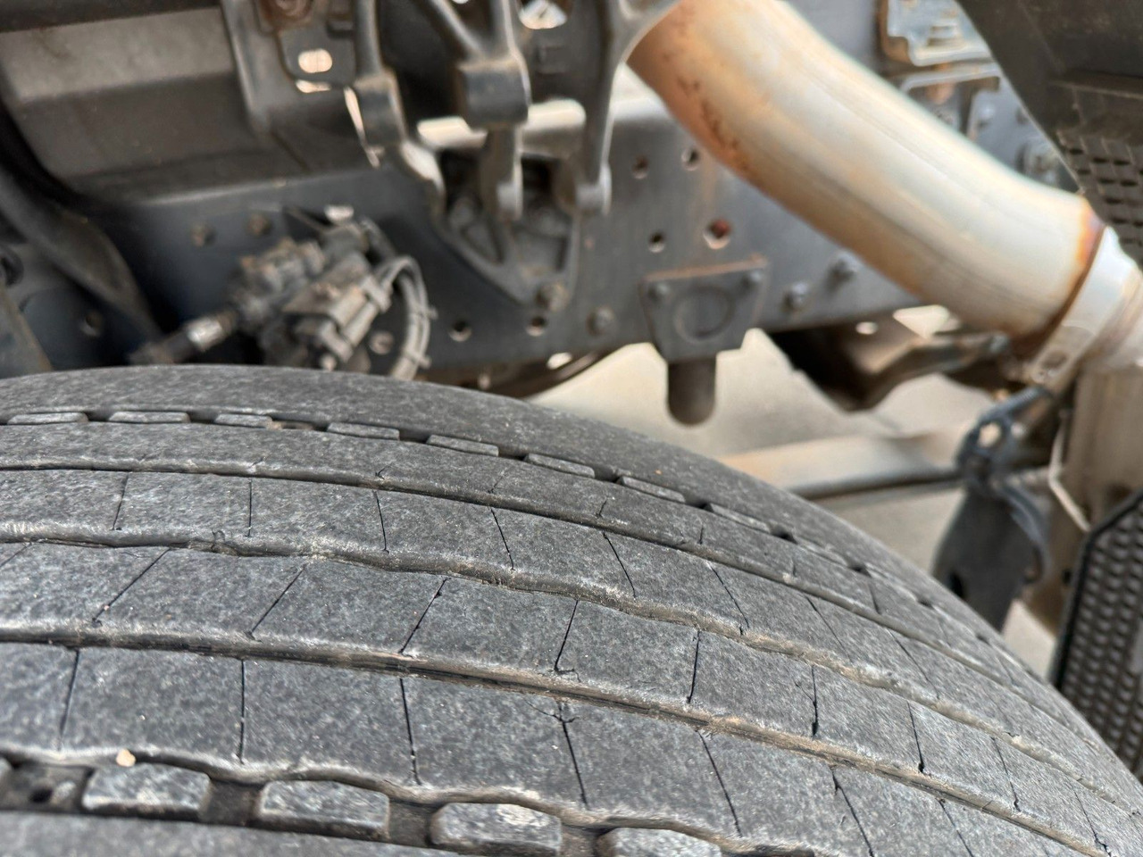 Mercedes-Benz Actros 1832 MP 3 Kipperfahrgestell + Klima - Kabiinišassiiga veoauto: pilt 3 Mercedes-Benz Actros 1832 MP 3 Kipperfahrgestell + Klima - Kabiinišassiiga veoauto: pilt 3