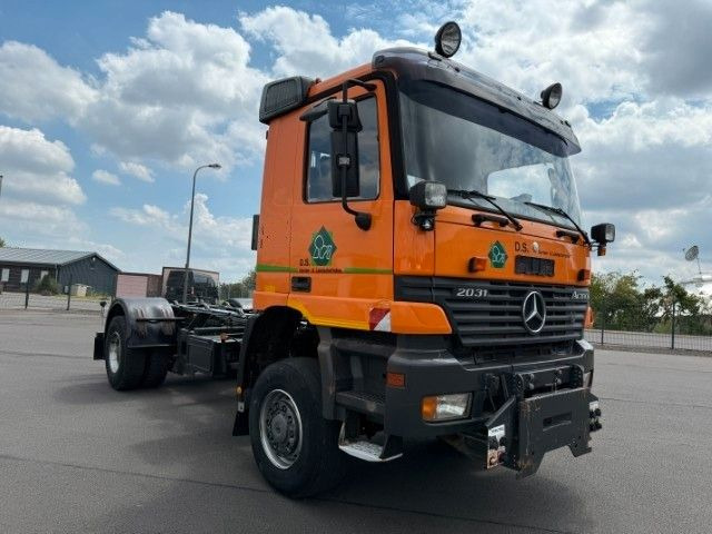 Kabiinišassiiga veoauto Mercedes-Benz Actros 2031 4x4 Hydraulik + Wechselsystem: pilt 13