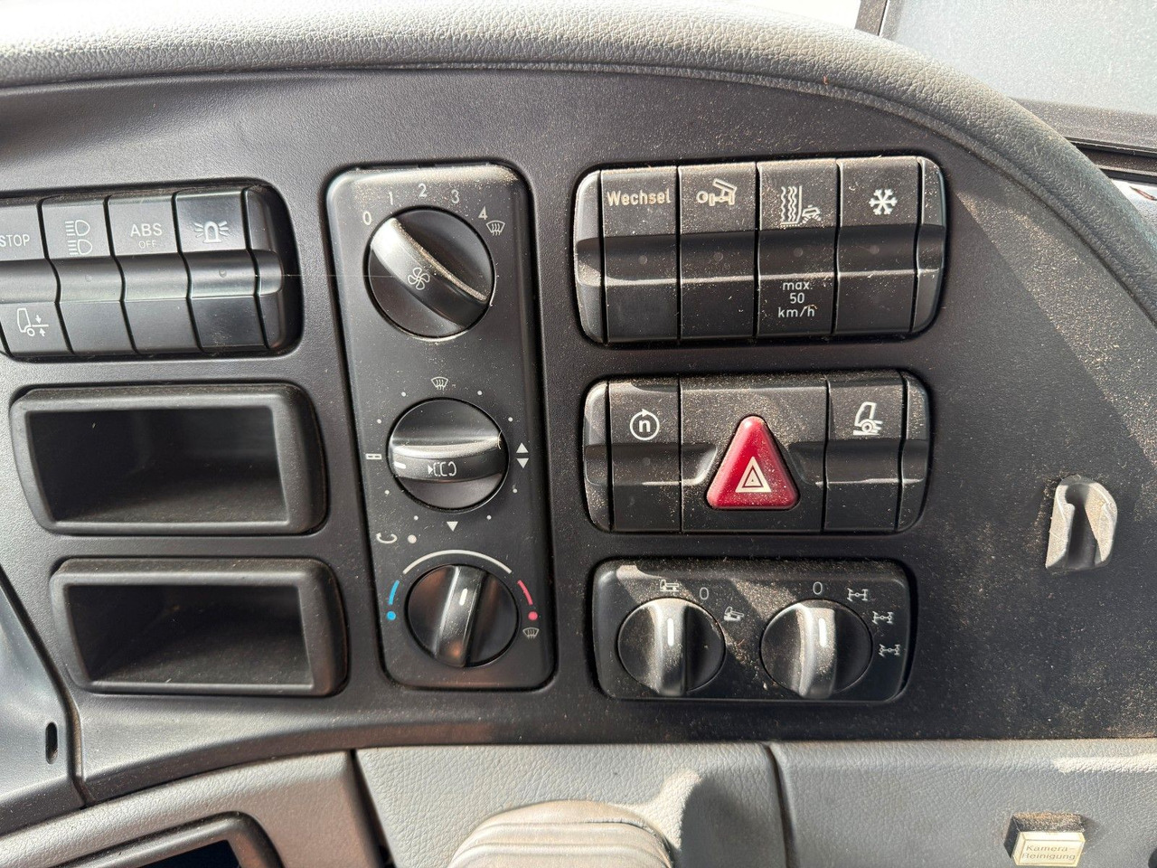 Mercedes-Benz Actros 2036 4x4 Dautelwechselsystem Winterdienst - Kabiinišassiiga veoauto: pilt 4 Mercedes-Benz Actros 2036 4x4 Dautelwechselsystem Winterdienst - Kabiinišassiiga veoauto: pilt 4