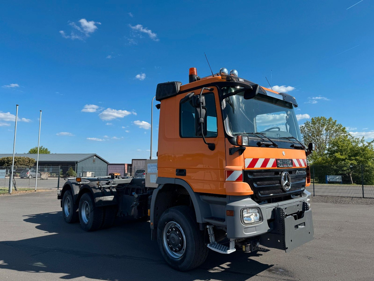 Mercedes-Benz Actros 3341 6x6 Kipperfahrgestell mit Zylinder - Kabiinišassiiga veoauto: pilt 3 Mercedes-Benz Actros 3341 6x6 Kipperfahrgestell mit Zylinder - Kabiinišassiiga veoauto: pilt 3