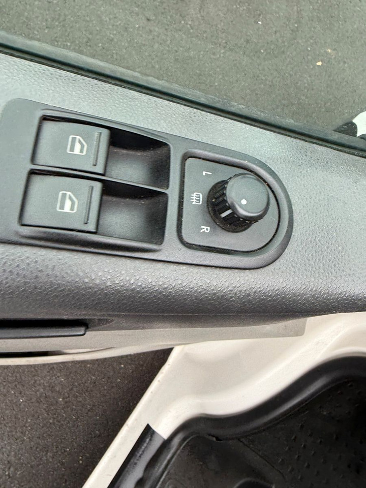 Madelauto, Meeskonnaauto Volkswagen VW T 5 2,0 TDI  Doka AHK Klima 114 PS: pilt 17