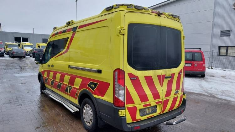 FORD TRANSIT 2,0TDI AMBULANCE KLIMA 1.2018 EURO 6, 3 UNITS - Kiirabiauto: pilt 2 FORD TRANSIT 2,0TDI AMBULANCE KLIMA 1.2018 EURO 6, 3 UNITS - Kiirabiauto: pilt 2