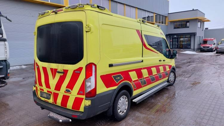 FORD TRANSIT 2,0TDI AMBULANCE KLIMA 1.2018 EURO 6, 3 UNITS  - Kiirabiauto: pilt 3 FORD TRANSIT 2,0TDI AMBULANCE KLIMA 1.2018 EURO 6, 3 UNITS  - Kiirabiauto: pilt 3