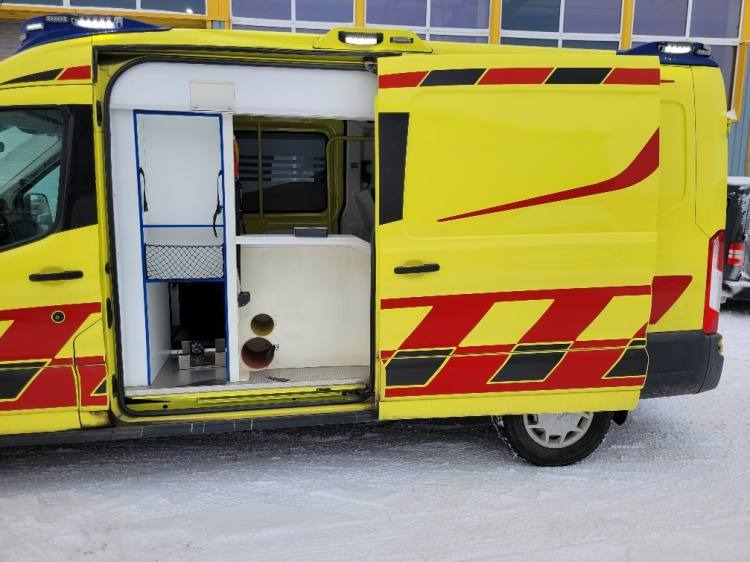 FORD TRANSIT 2,0TDI AMBULANCE KLIMA 4.2018 EURO 6, 3 UNITS - Kiirabiauto: pilt 4 FORD TRANSIT 2,0TDI AMBULANCE KLIMA 4.2018 EURO 6, 3 UNITS - Kiirabiauto: pilt 4
