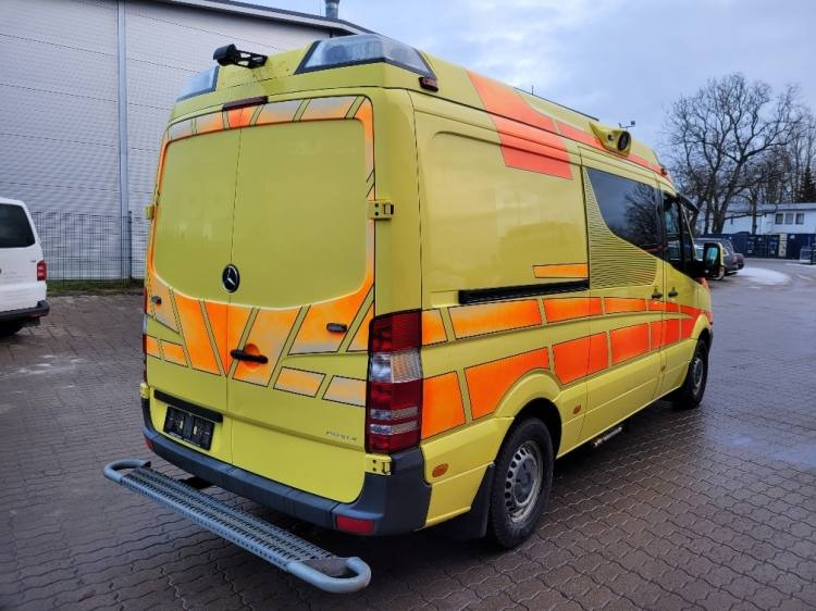 MERCEDES – BENZ SPRINTER 2.2D AMBULANCE (PROFILE) KLIMA 11.2014 EURO 5 - Kiirabiauto: pilt 4 MERCEDES – BENZ SPRINTER 2.2D AMBULANCE (PROFILE) KLIMA 11.2014 EURO 5 - Kiirabiauto: pilt 4