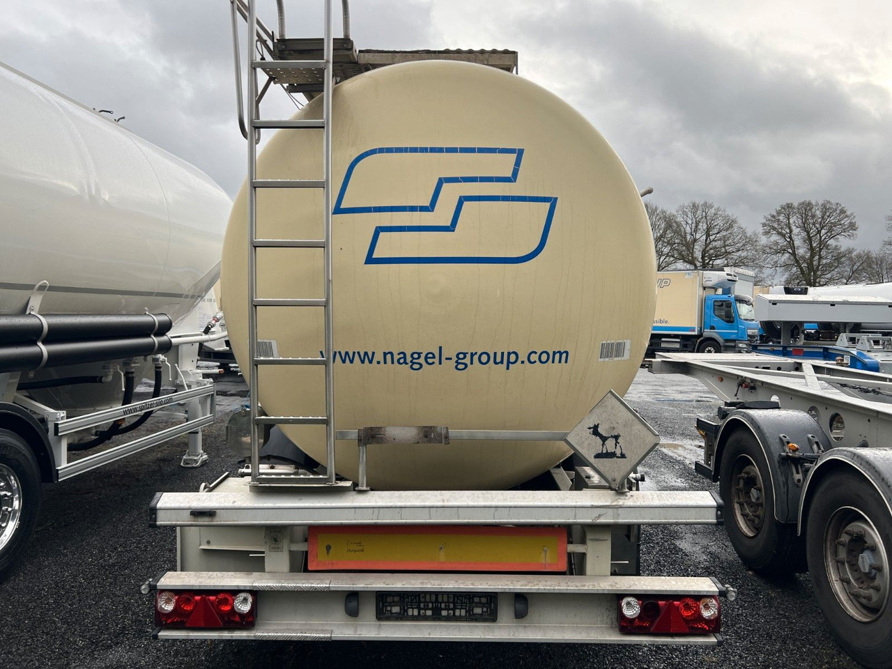 Lag 32.000 l Lebensmitteltank, 3 Kammern, ADR - Tsistern poolhaagis: pilt 4 Lag 32.000 l Lebensmitteltank, 3 Kammern, ADR - Tsistern poolhaagis: pilt 4